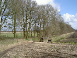 de eerste foto van het veldje in maart 2006...