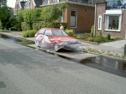 auto op eilandje...