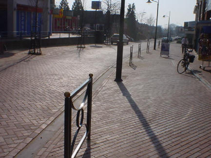 en toch moet daar nog een auto tussen kunnen....