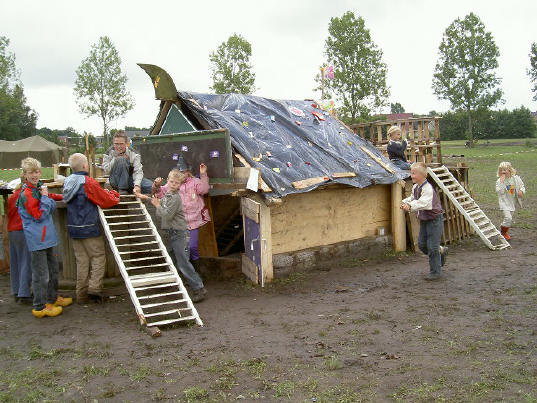 hut met twee ladders...