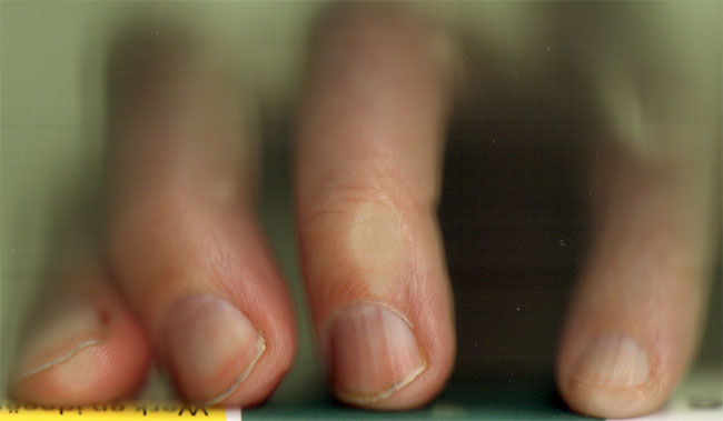 hoog tijd om de nagels weer te knippen en schoon te maken...