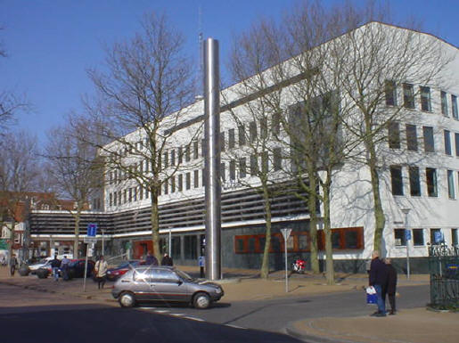 de "pispaal" bij het politiebureau