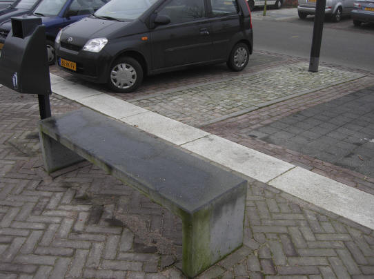 het stenen bankje