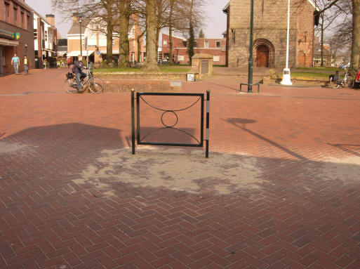 hekje op pleintje