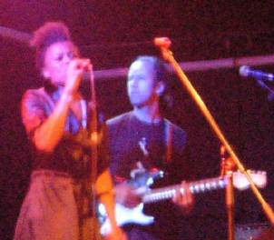netsayi met gitarist