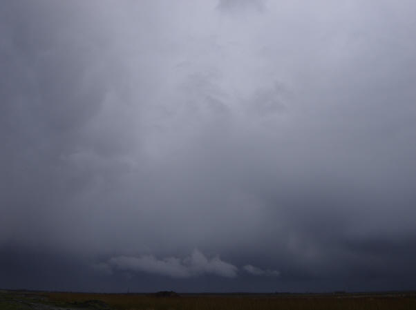 en dan dat subtiele wolkje aan de horizon...