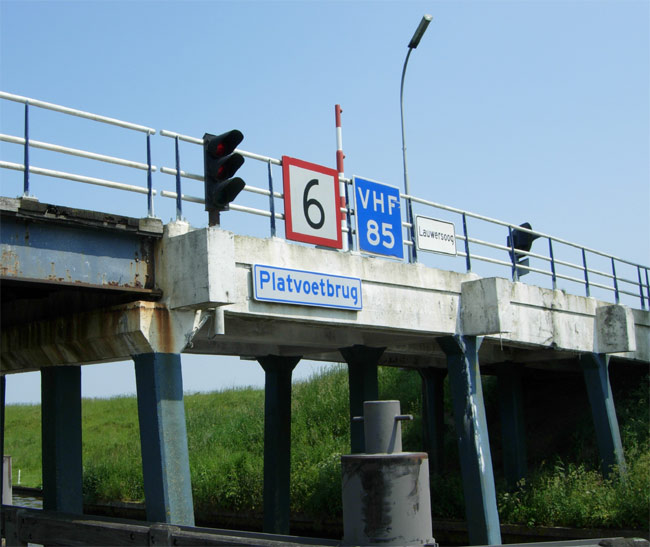 de platvoetbrug... ze hebben allemaal namen...