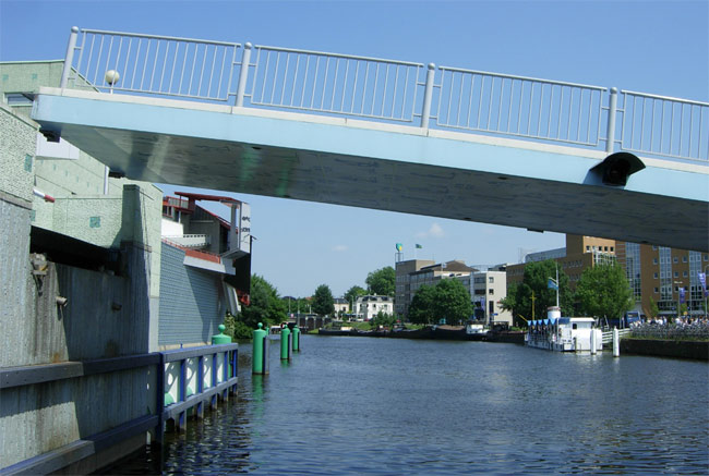 museumbrug van het nieuwe museum