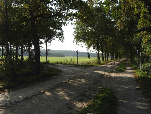 we gaan hier naar links, richting noordlaarderbos...