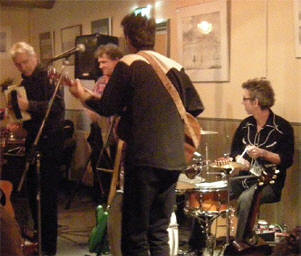 de muskieten live...