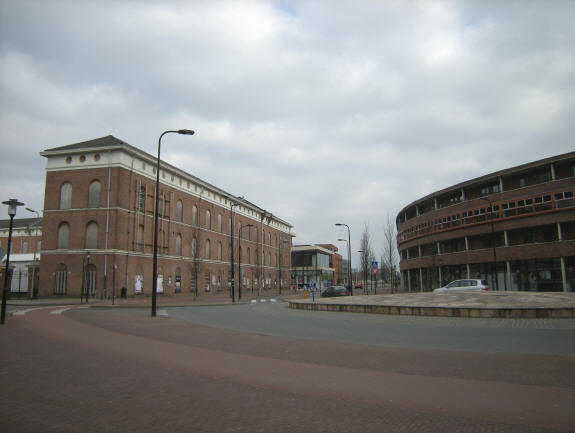 het gebouw links was helemaal dichtgetimmerd...