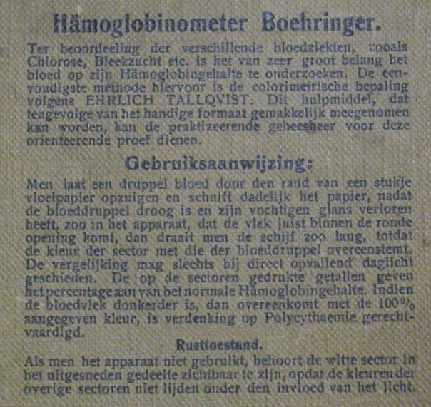 gebruiksaanwijzing op de bodem van het doosje...
