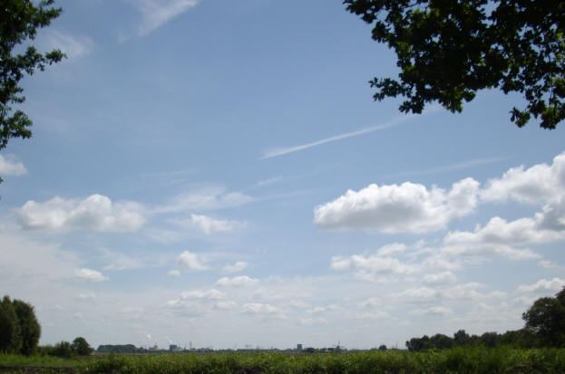 wolkenluchten begin juli 2008...