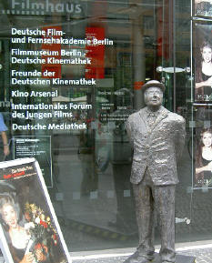 heinz ruhmann voor het filmmuseum...
