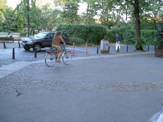 fietsen op de stoep