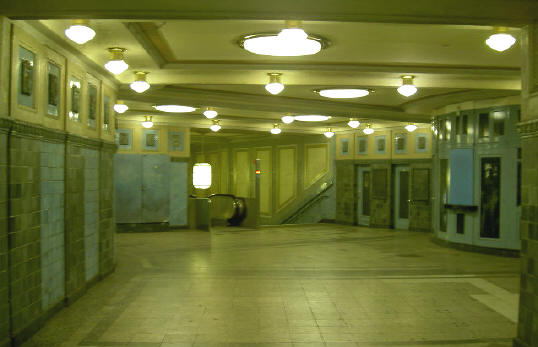 sommige stations zijn echt prachtig...