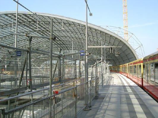 de nieuwe hauptbahnhof, waar nog zeer druk wordt gebouwd...