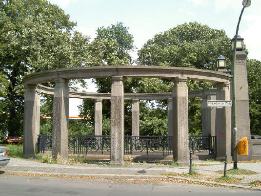 u-bahningang aan de heidelbergerplatz...
