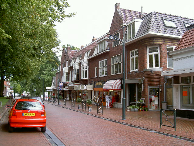 toch wat kleine veranderingen - een verdiepinkje erbij bijvoorbeeld...