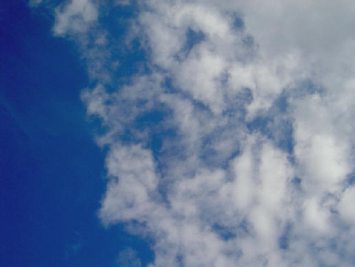 de lucht lijkt er nog blauwer door...