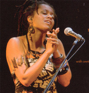 tavares zingt