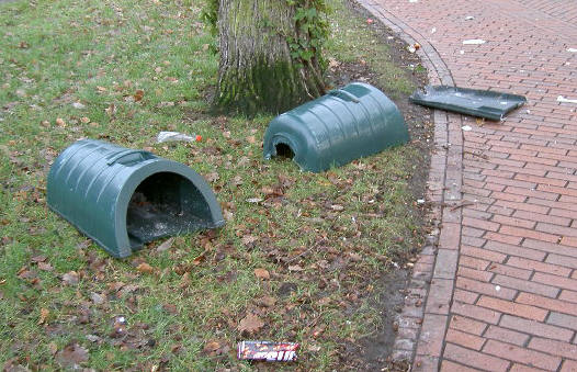 gesneuvelde afvalbakken...