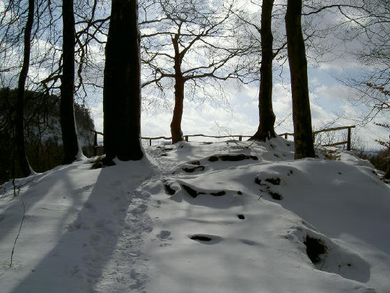 bovenop de saksenrots...