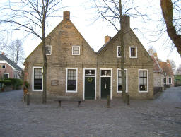 op het pleintje...