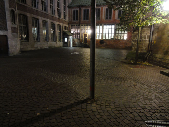 tussen twee kerken