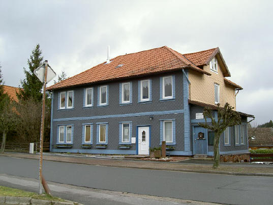 blauwgrijs...