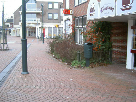 het stelt niks voor, maar toch zijn ook wij aan dat kleine lapje tuin gehecht geraakt...