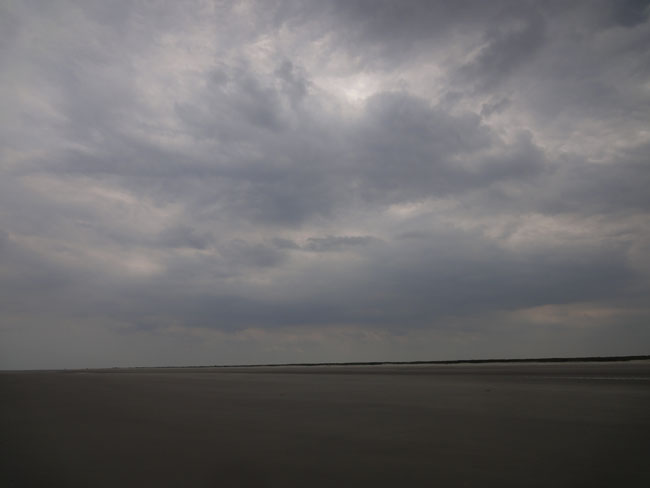 een breed, leeg strand...