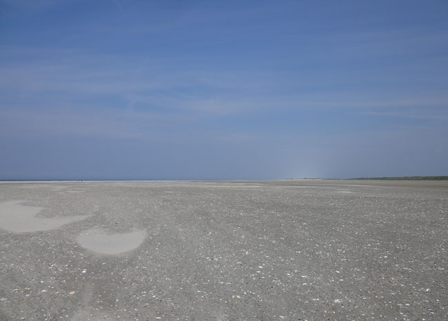 vreemd lichtend stuk aan de horizon...