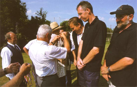 punten leveren medailles op - links op de foto willem trienekens...