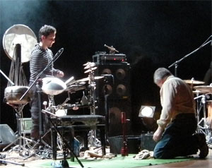 tussen de twee optredens - de slagwerker van ronin en de drummer van gut 3...
