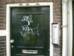 deur van nummer één...