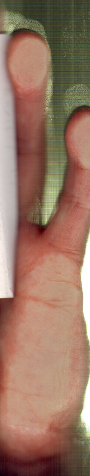 halve hand met groene gloed...