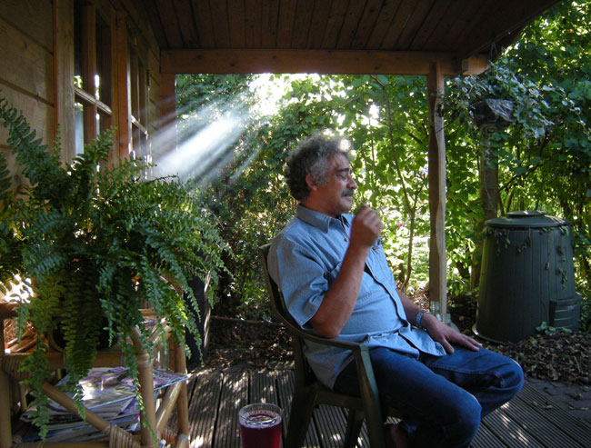 fred snuift de geuren op...