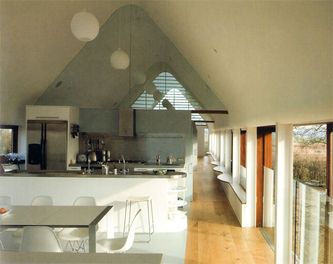 Een boek over smalle huizen, narrow houses... moors magazine