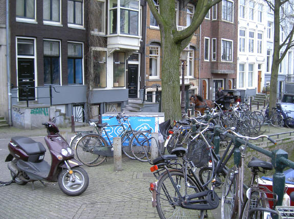 bruggetje - let op het koetsje...
