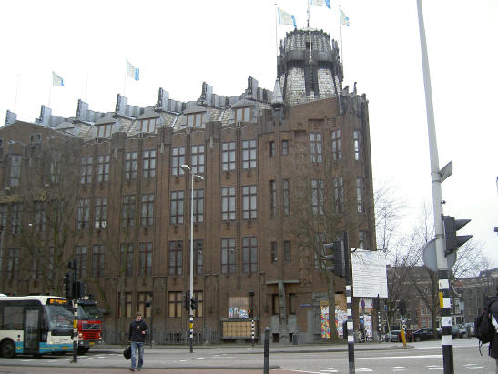een imposant gebouw...