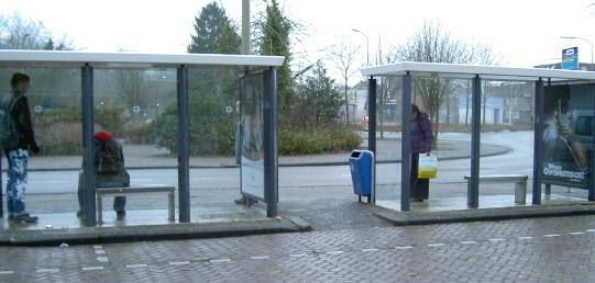 de overstapbus was net vertrokken...