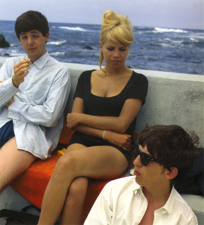 paul mccartney, astrid kirchherr en george harrison...