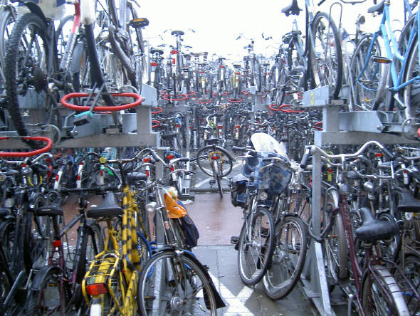 en nog zijn er te weinig fietsenrekken...