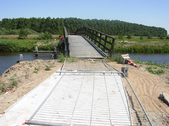 bij de houten brug...