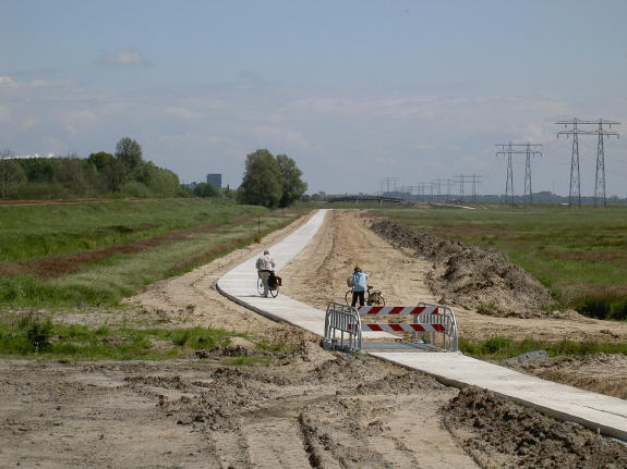 de eerste fietsers...