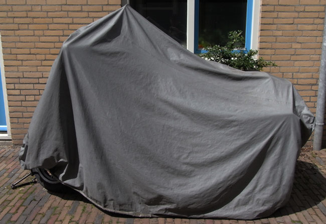 een grijze tent...