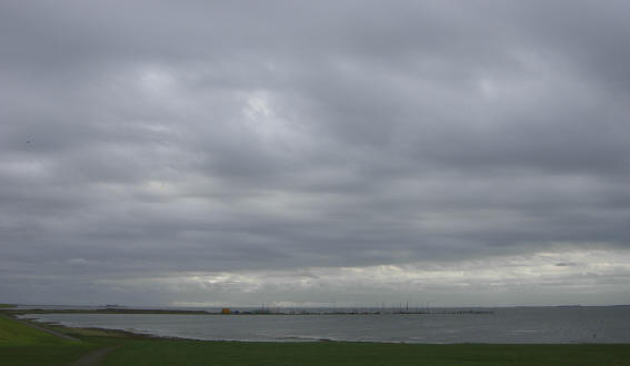 lucht boven het wad aan de zuidkust van schier