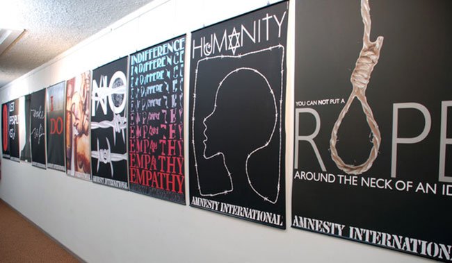 Prijswinnende posters voor Amnesty International.
