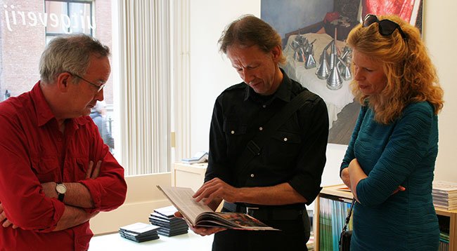 de eerste blikken in het boek